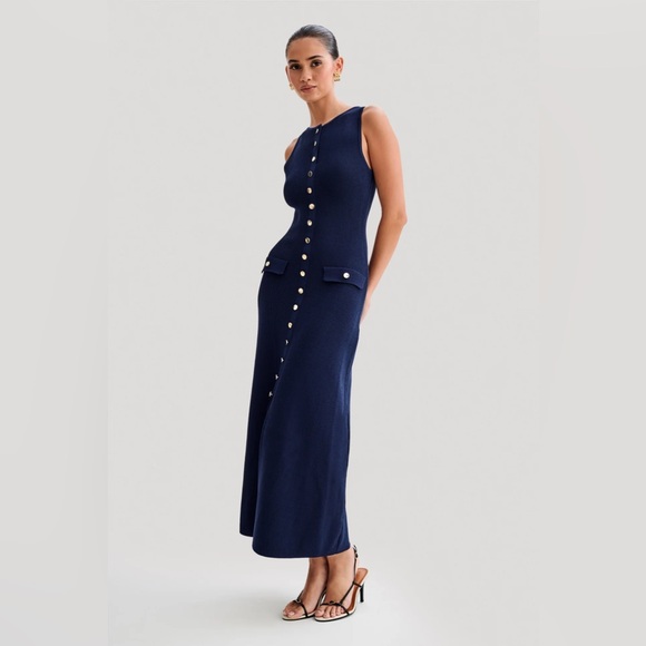 COPY - 💙 RARE! MESHKI “SAWYER”
Sleeveless Buttoned Maxi Dress - Navy
XXS - Picture 1 of 6
